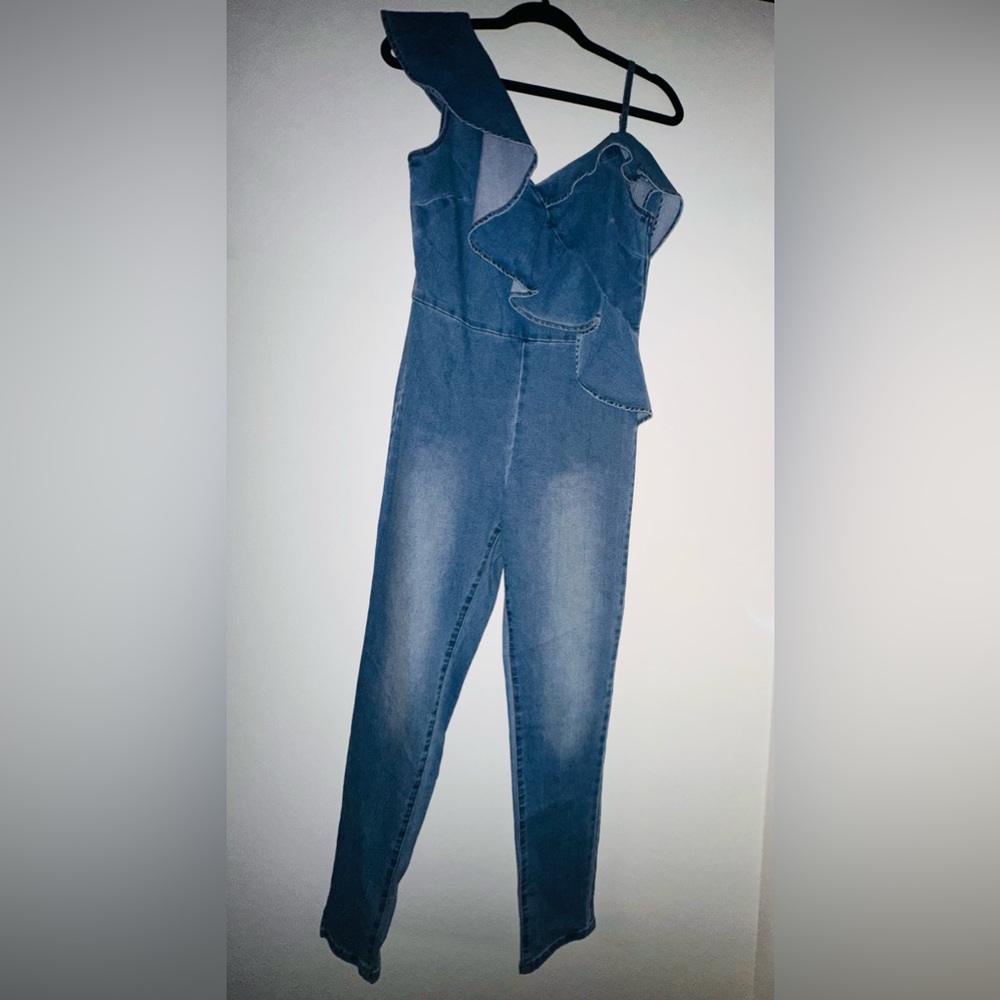 VENUS Blue Denim Ruffle Overalls - Picture 9 of 10